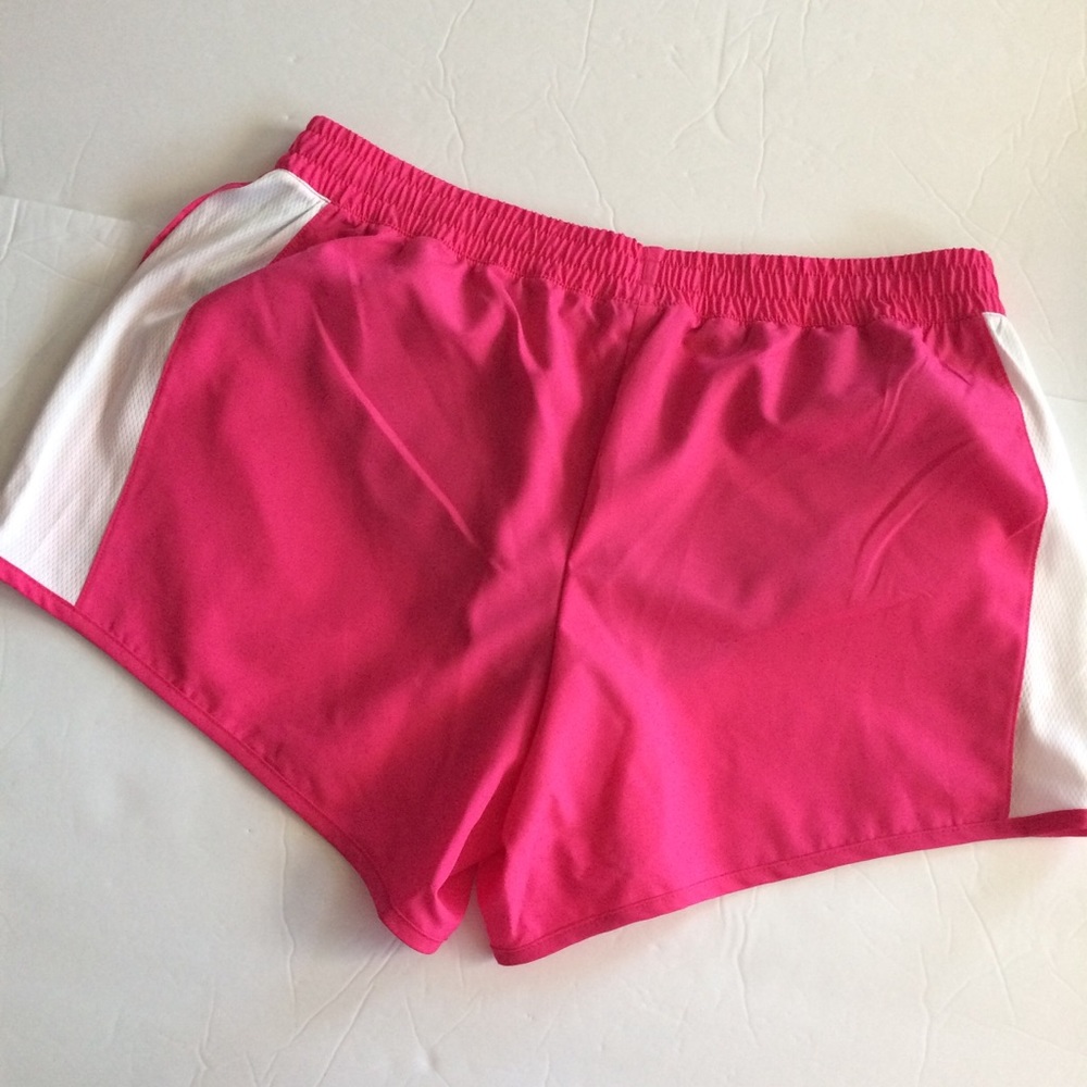 Puma hot pink workout shorts - Picture 4 of 7